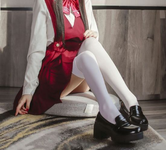 欧美ins女装连帽卫衣_剧情片免费高清观看